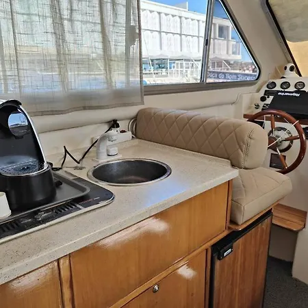 Botel Eureka *